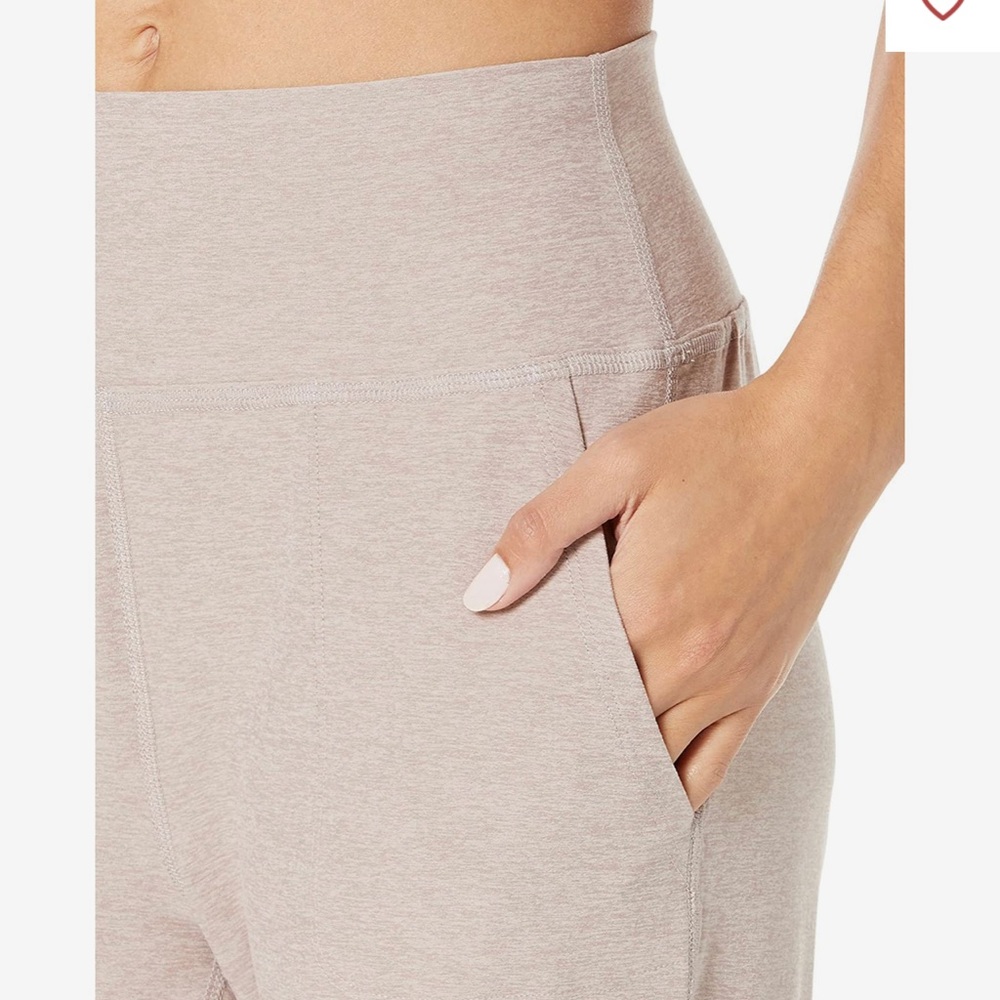 Excellent condition Beyond Yoga Spacedye joggers chai athleisure loose leggings